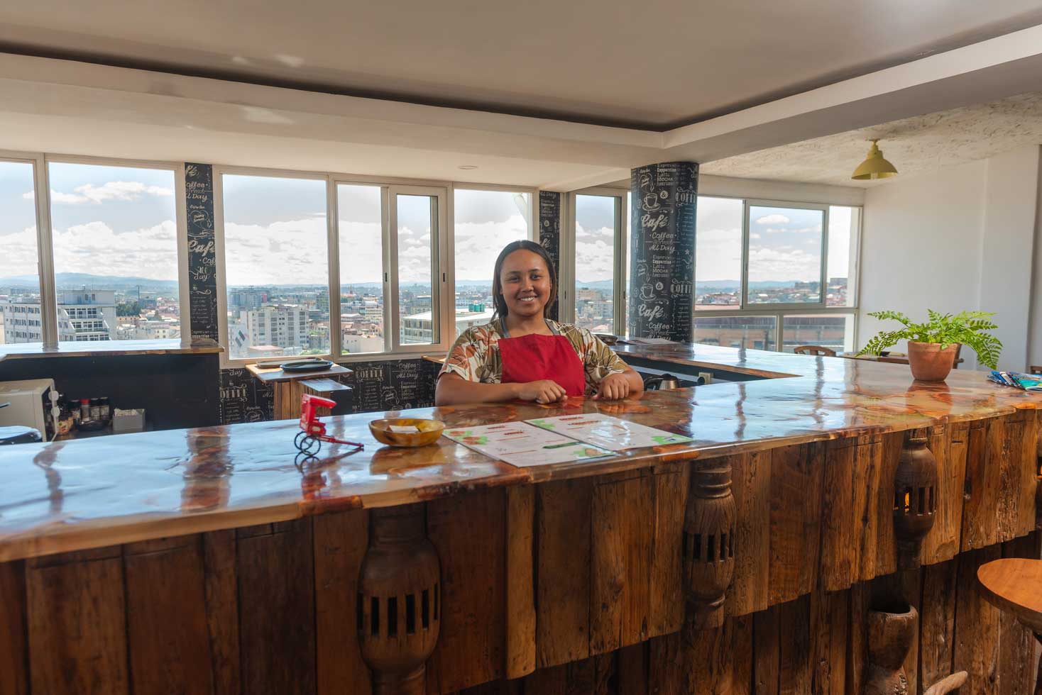 Comptoir service cafeteria Hotel le Pousse Pousse Antaninarenina