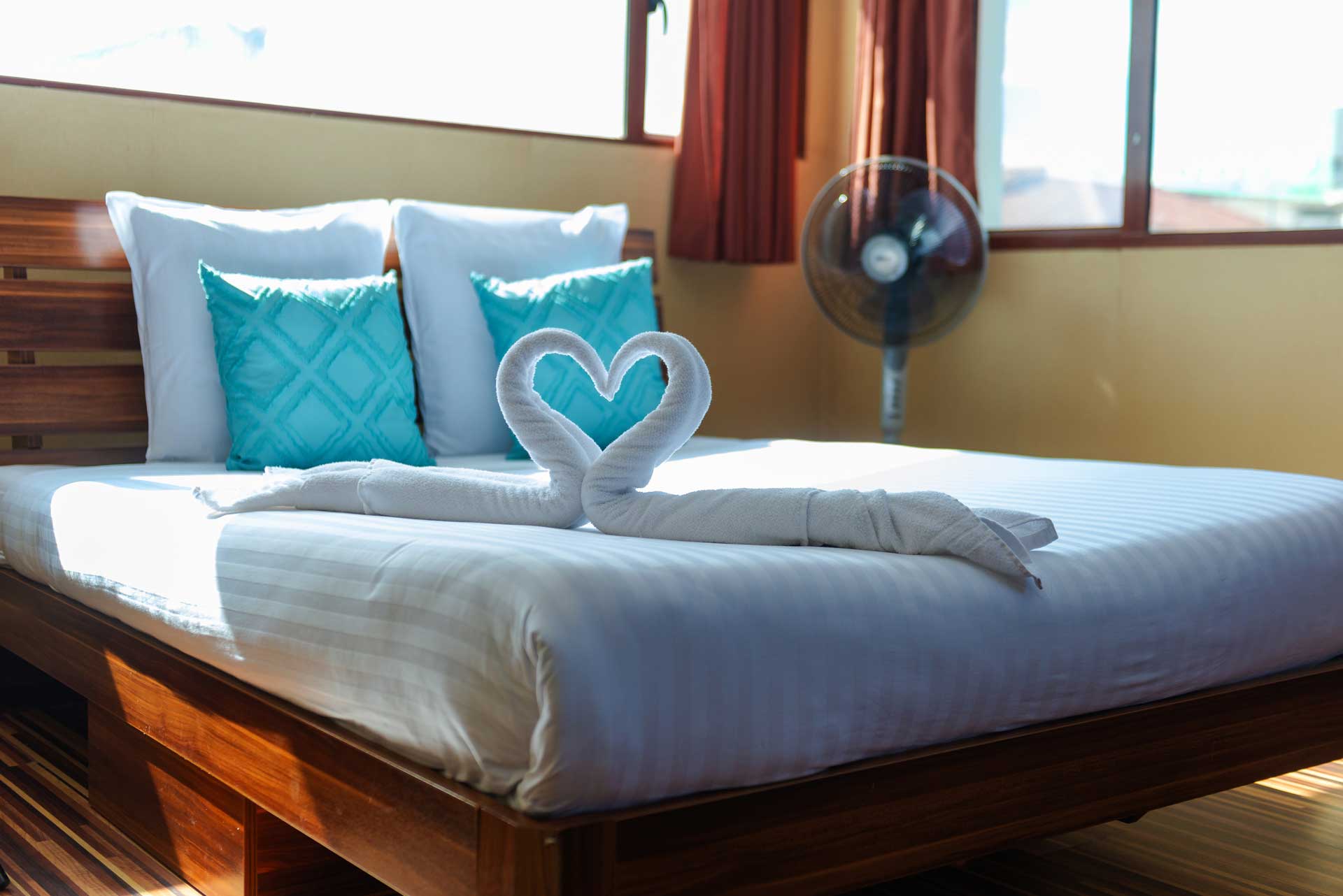 Lit king size Hotel le Pousse Pousse à Antaninarenina